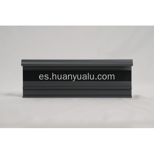 Use perfiles de aluminio para puertas y ventanas